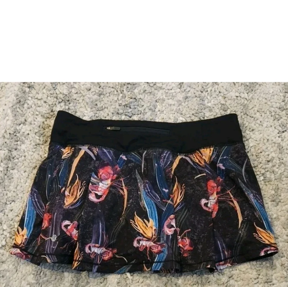 Lululemon Pace Rival Mid-Rise Veiled Floral Black Multi Skirt Pickleball! Size 6
